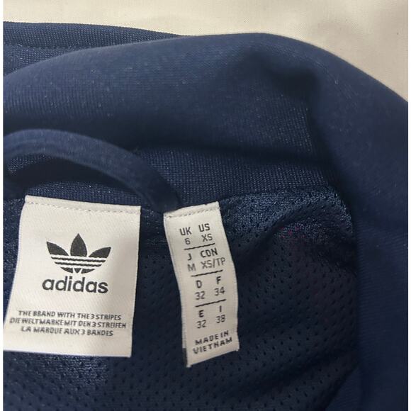 Adidas women's Cropped Sporty Zip Up Jacket Size XS - Picture 2 of 3